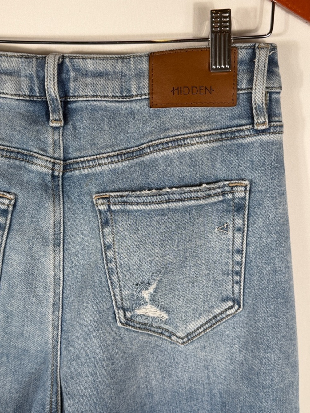Hidden Nori High-Waist Light Blue Distressed Wide-Leg Jeans. Womens Size 28 - Picture 8 of 8